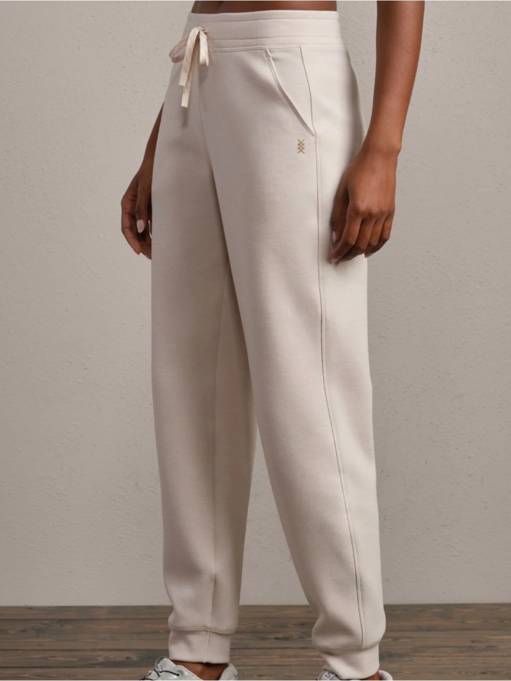 NWOT RHONE DreamGlow Jogger Pants Cream Size L - Picture 3 of 7